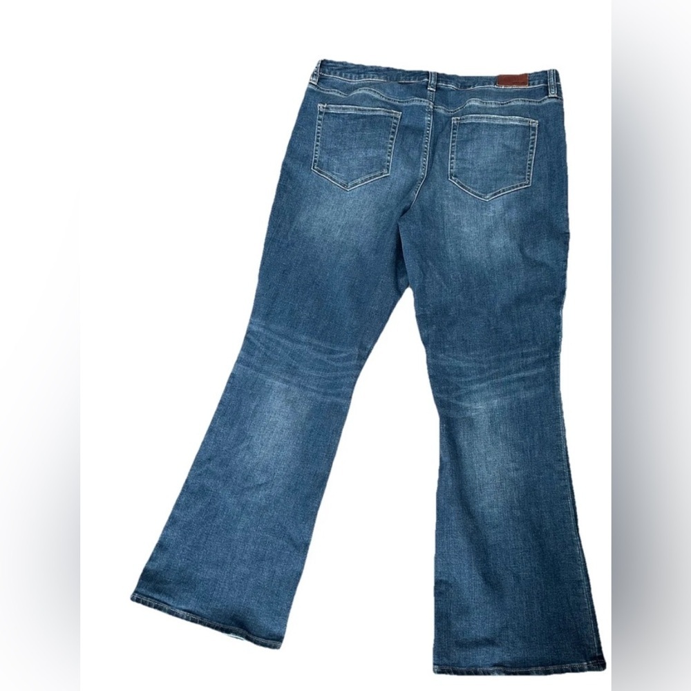 Lands’ End Mid Rise Bootcut Jeans 16 - Picture 2 of 6